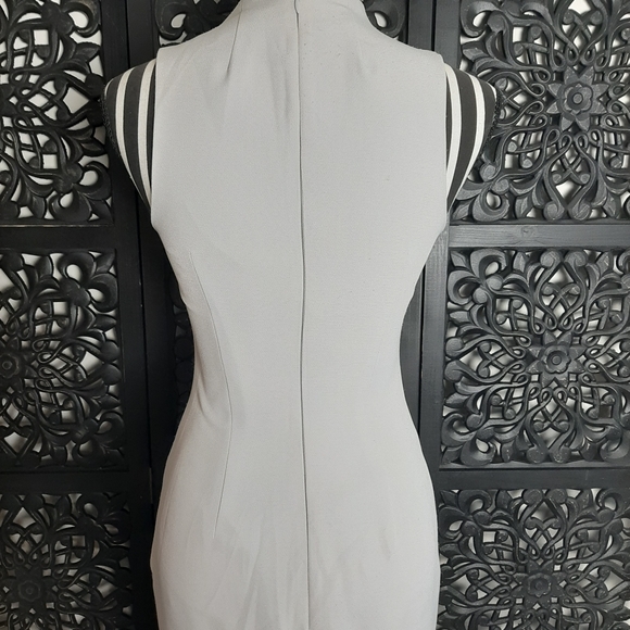 Pale grey dress, KEEPSAKE size S - Picture 4 of 6